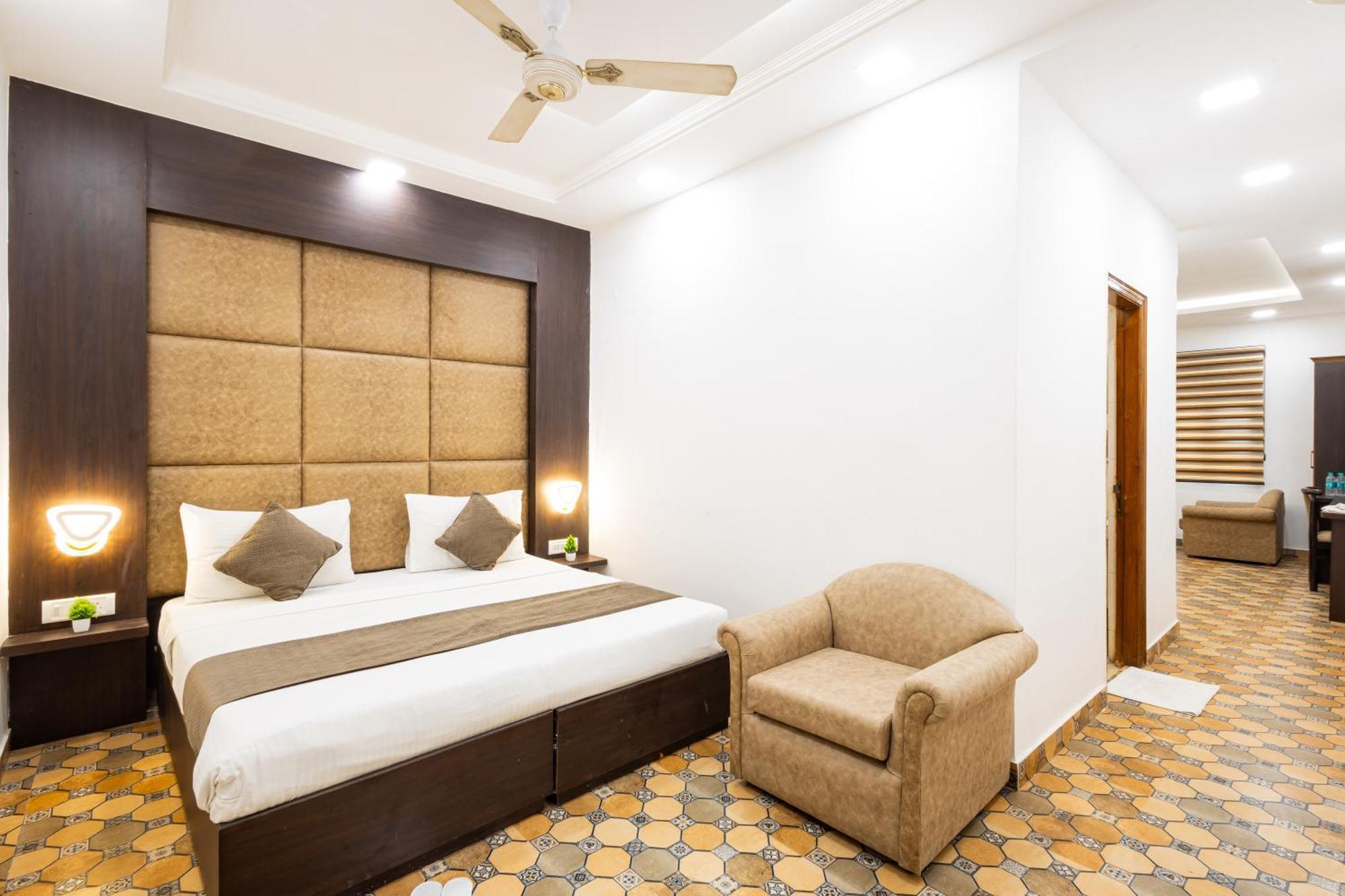 Hotel Panickers Residency - Ajmal Khan Market Near Karol Bagh Metro Delhi  Exterior foto