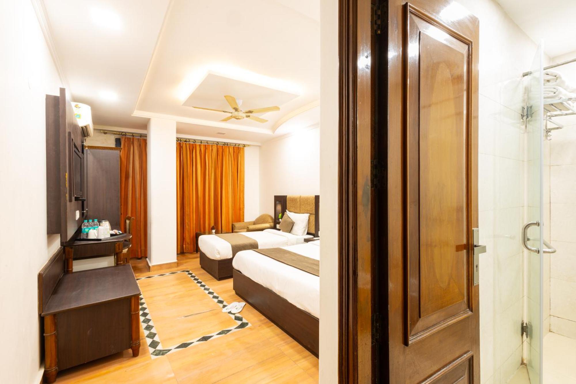 Hotel Panickers Residency - Ajmal Khan Market Near Karol Bagh Metro Delhi  Exterior foto