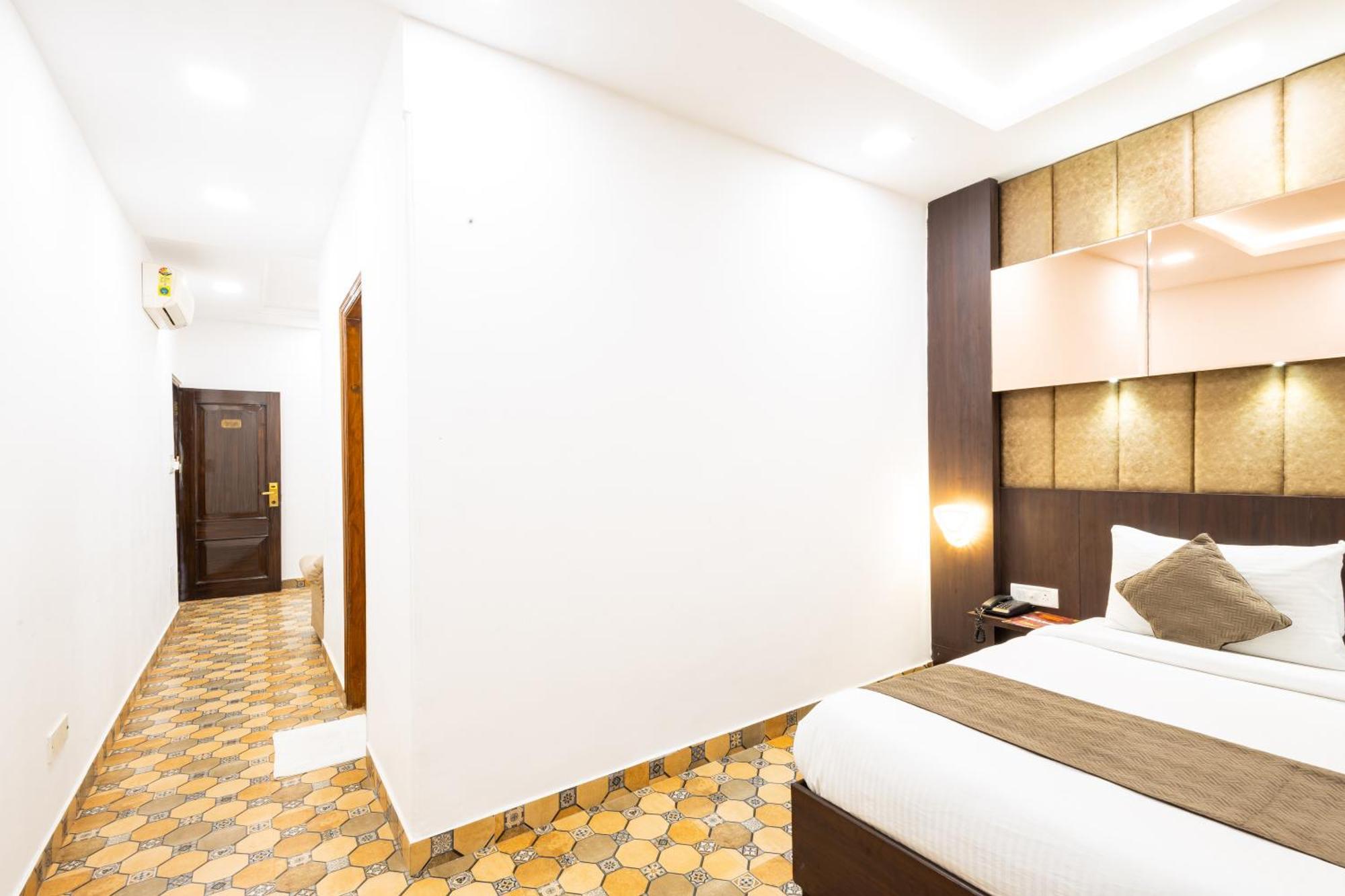 Hotel Panickers Residency - Ajmal Khan Market Near Karol Bagh Metro Delhi  Exterior foto
