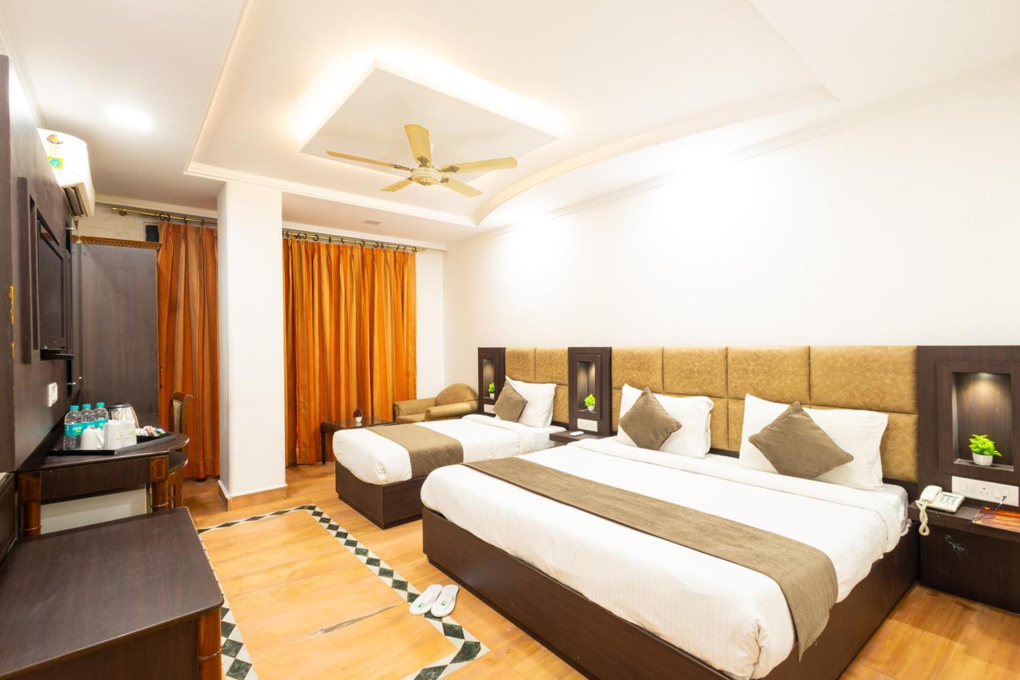 Hotel Panickers Residency - Ajmal Khan Market Near Karol Bagh Metro Delhi  Exterior foto